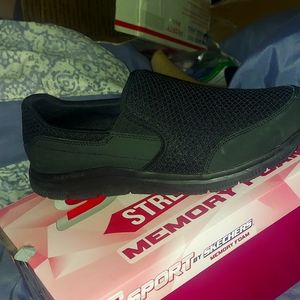 Sketchers size 11 walking shoe